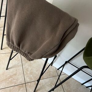 NUUDS mocha Joggers, size large